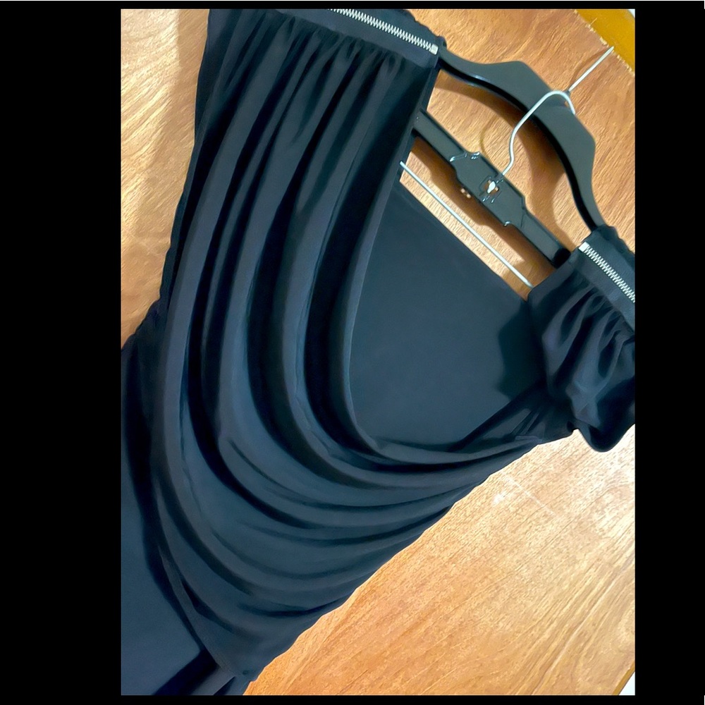 Figure hugging ruched dress